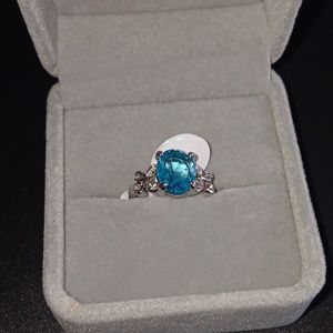 Oval blue stone ring size 6